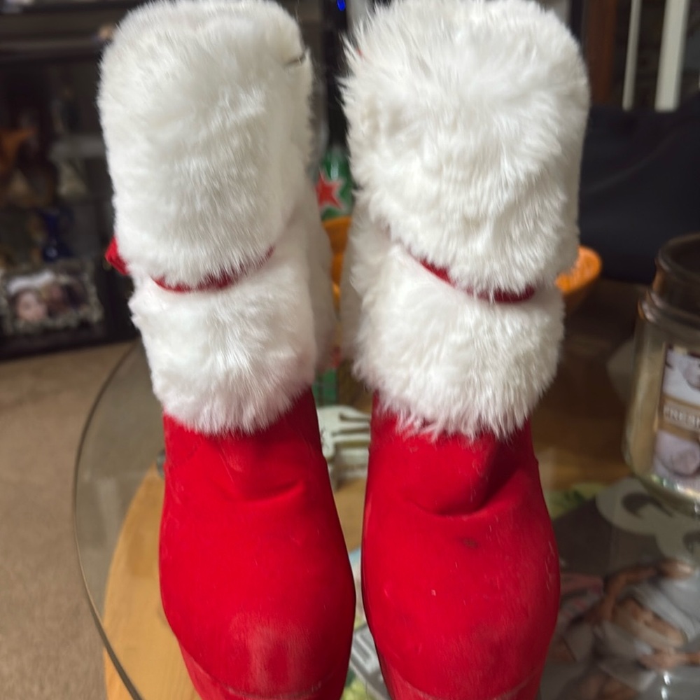 Women's size 37 Euro size 7 USA Winter/Christmas Ankle Boots